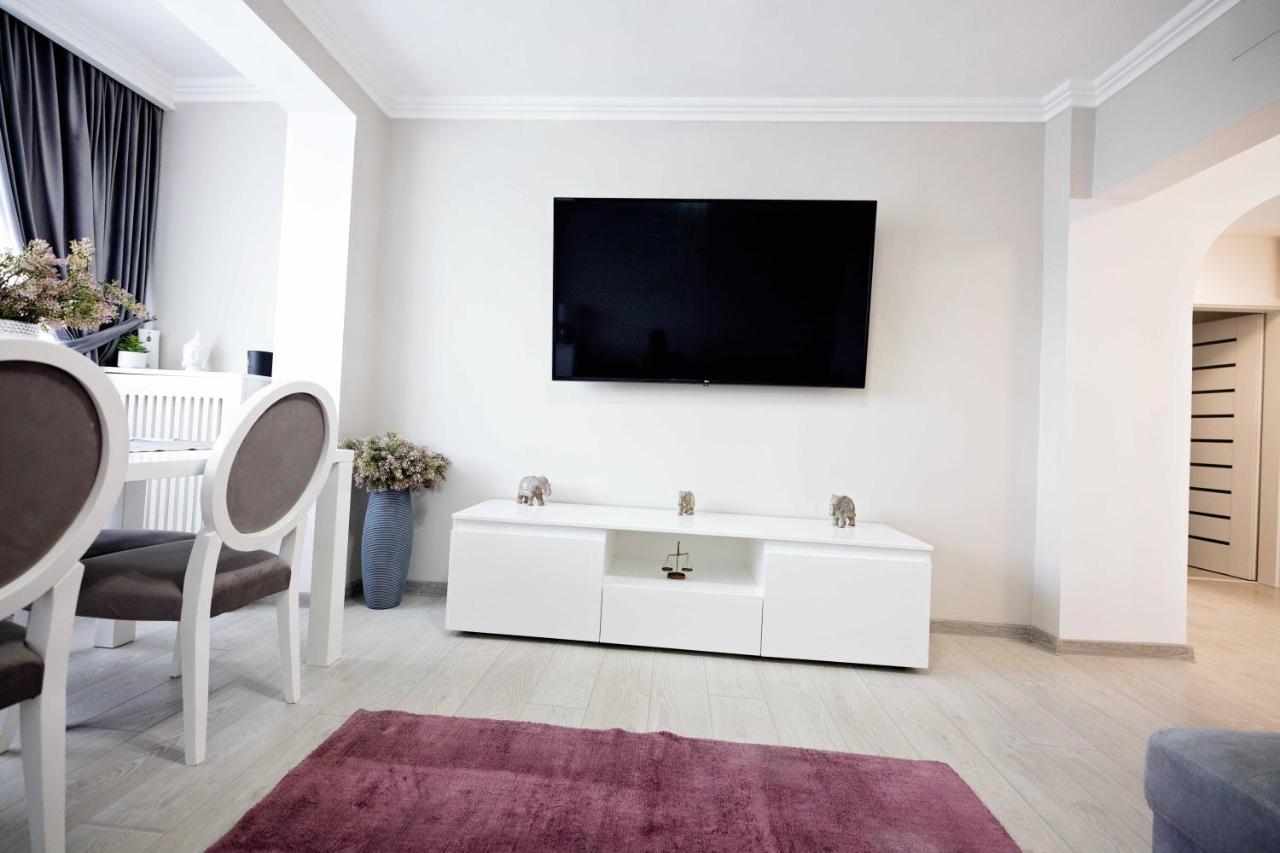 Joyful Apartment Τιμισοάρα Εξωτερικό φωτογραφία