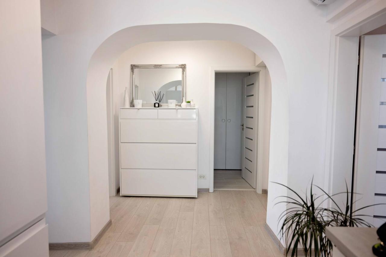 Joyful Apartment Τιμισοάρα Εξωτερικό φωτογραφία