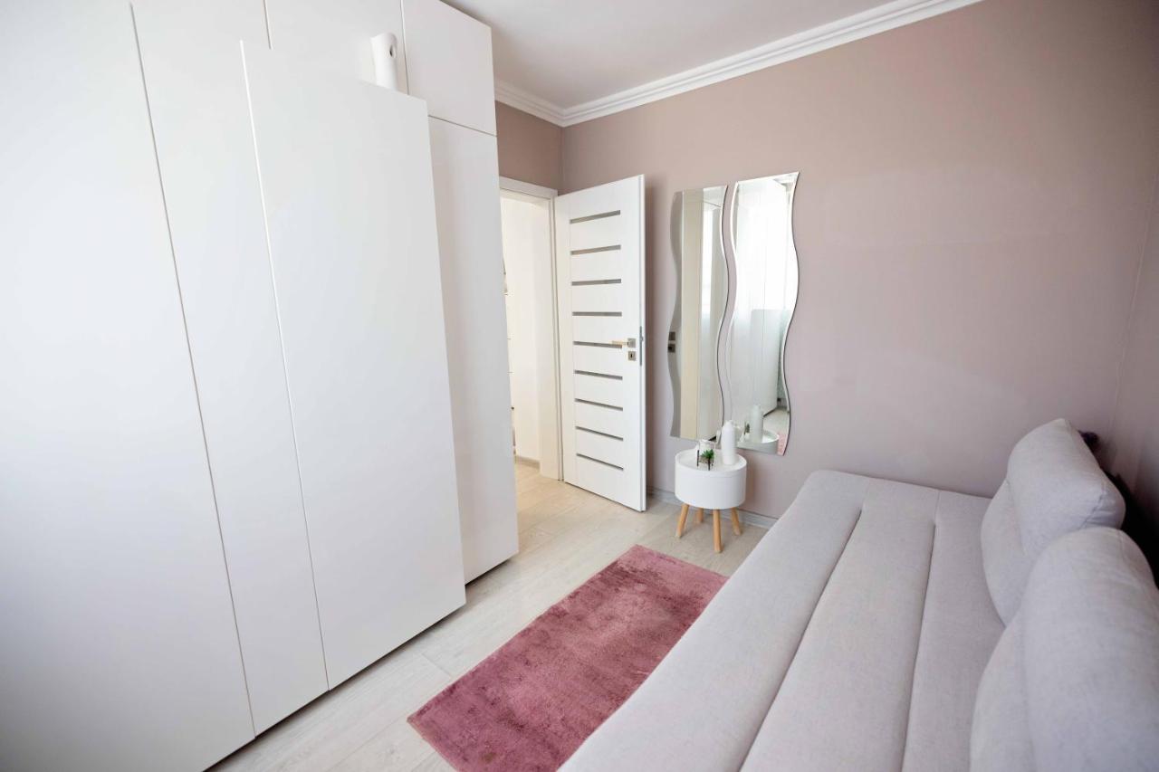 Joyful Apartment Τιμισοάρα Εξωτερικό φωτογραφία
