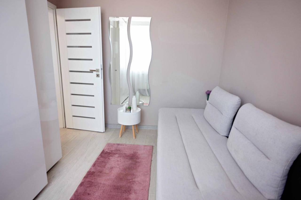 Joyful Apartment Τιμισοάρα Εξωτερικό φωτογραφία