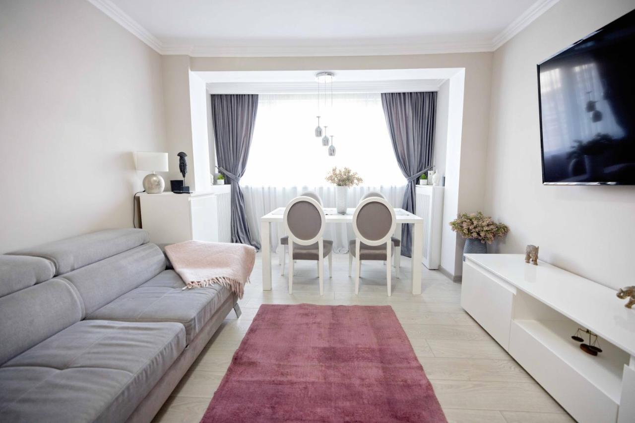 Joyful Apartment Τιμισοάρα Εξωτερικό φωτογραφία