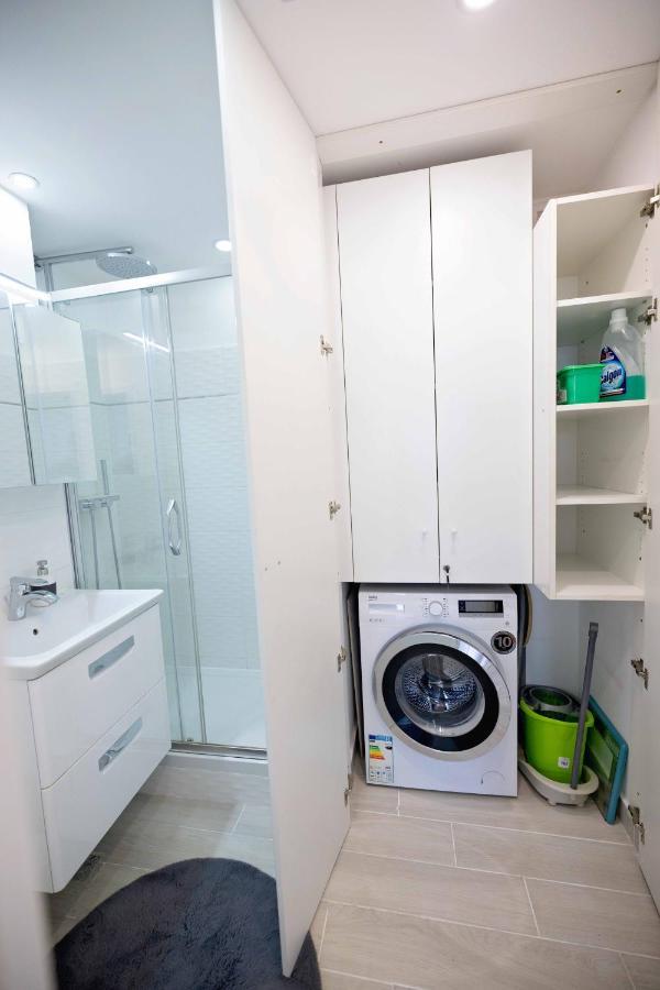 Joyful Apartment Τιμισοάρα Εξωτερικό φωτογραφία